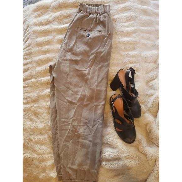 Zara Pleated Crop Pants - Picture 3 of 8